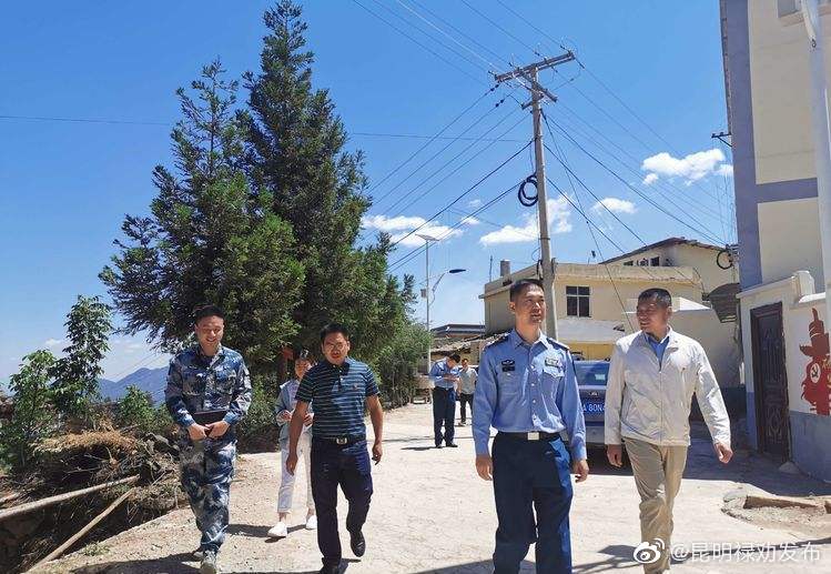 解放军某空军部队旅长张剑赴禄劝县乌东德镇开展帮扶工作