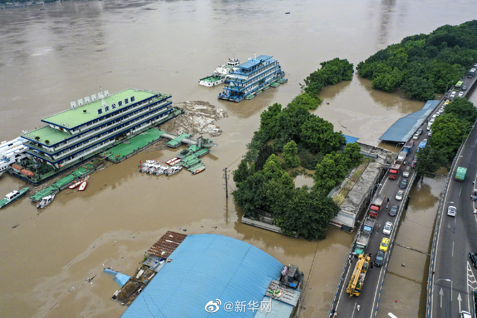 长江,嘉陵江洪峰叠加来袭 #重庆主城多处超保证水位