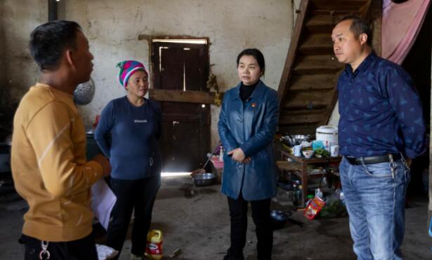 67李红深入维摩乡和干河乡督战脱贫攻坚工作-彩龙社区