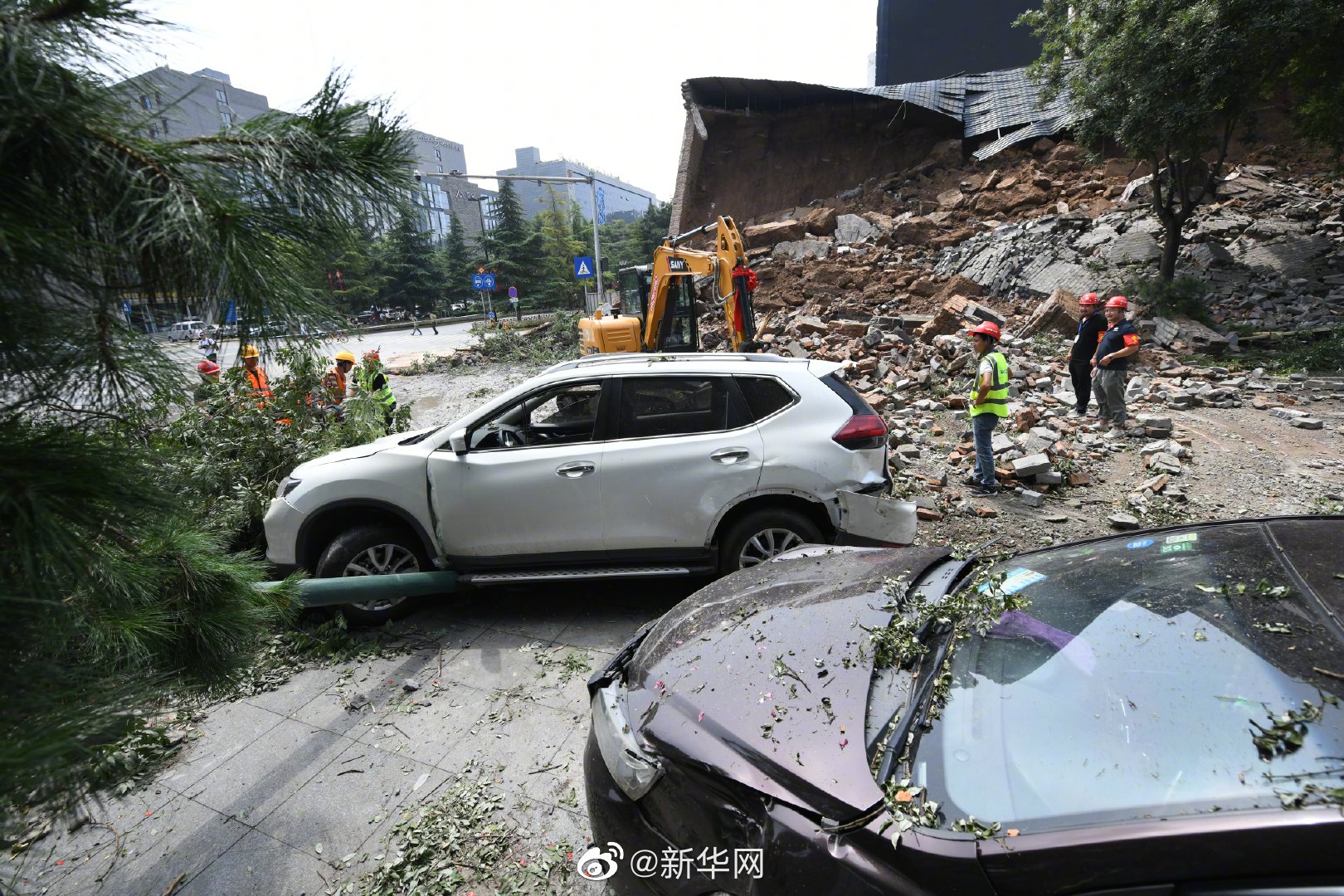 #四问西安明秦王府城墙坍塌事件#