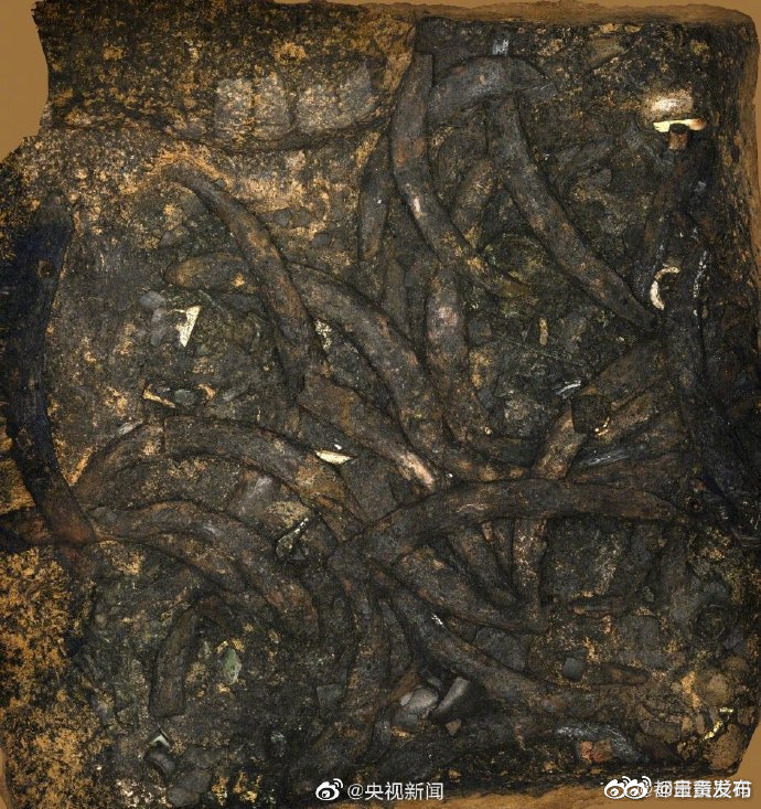 最新！三星堆四号坑碳14年代区间属商晚期