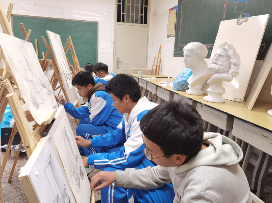 盘龙教育(微信)