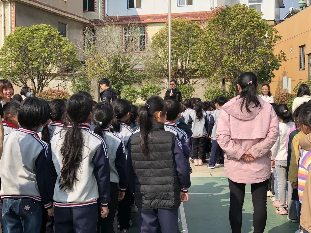 昆明呈贡新区第四小学(微信)