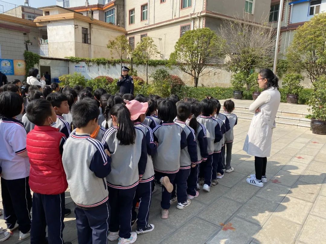 昆明呈贡新区第四小学(微信)