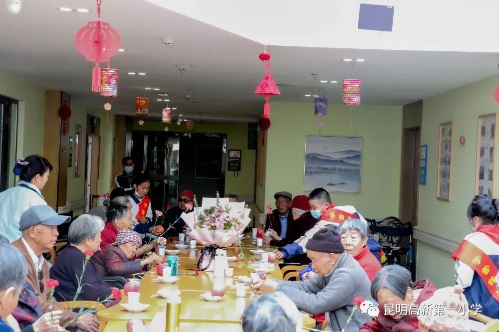 昆明高新第一小学(微信)