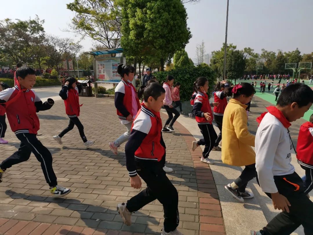 昆明高新第四小学(微信)