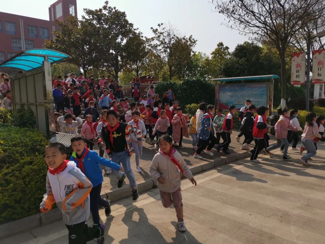 昆明高新第四小学(微信)