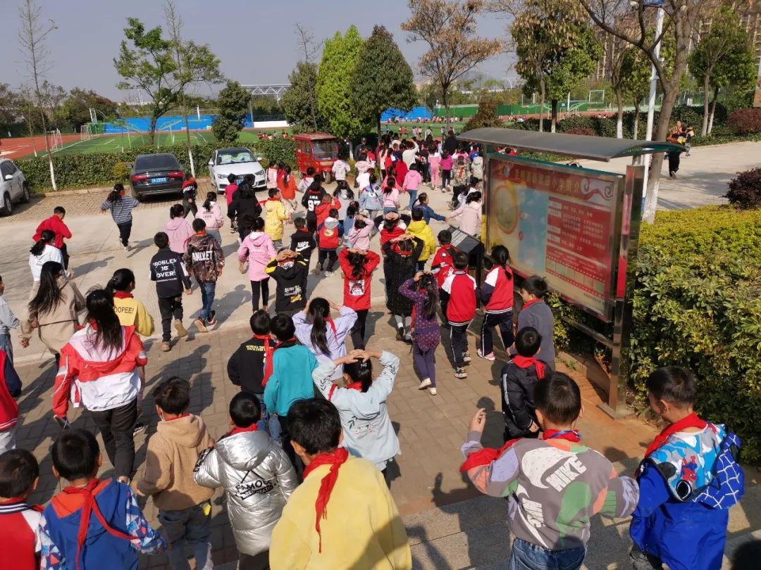 昆明高新第四小学(微信)