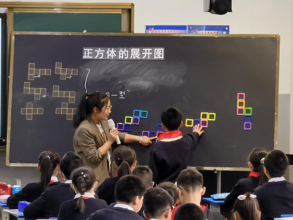 昆明市盘龙区东华小学(微信)