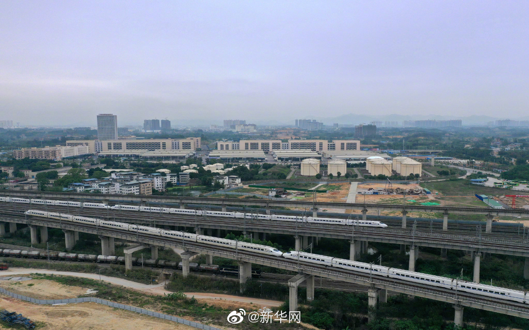 铁路等部门服务清明小长假旅客出行