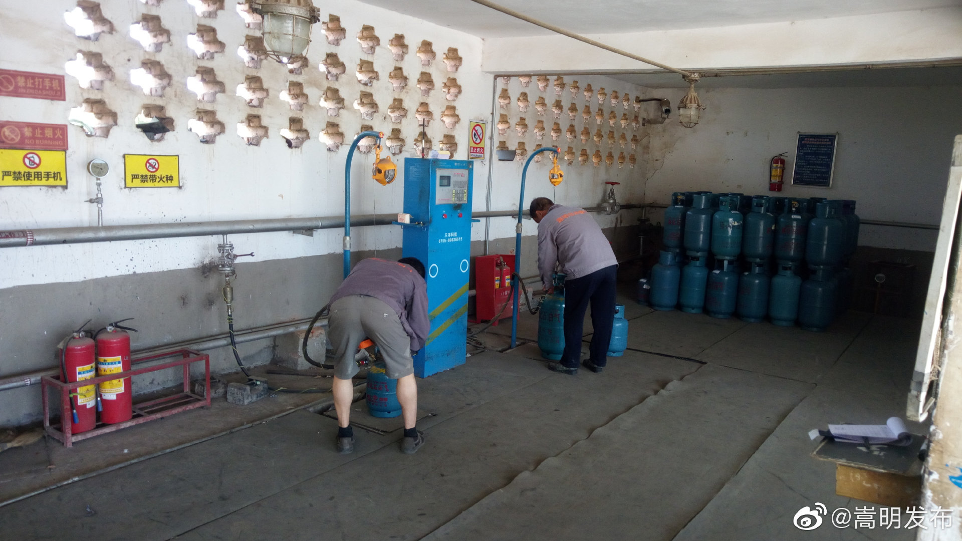 县住建局开展瓶装燃气实名制销售及钢瓶追溯管控工作专项检查