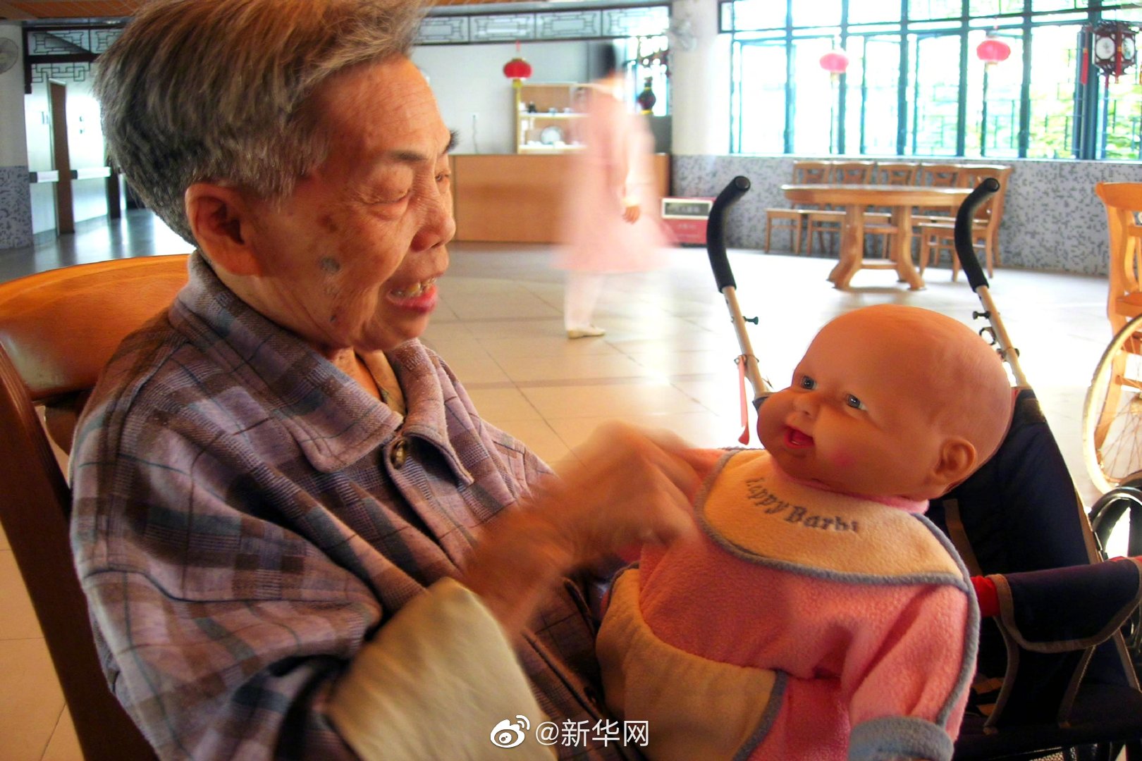 我国专家揭示女性更易患阿尔茨海默病的秘密