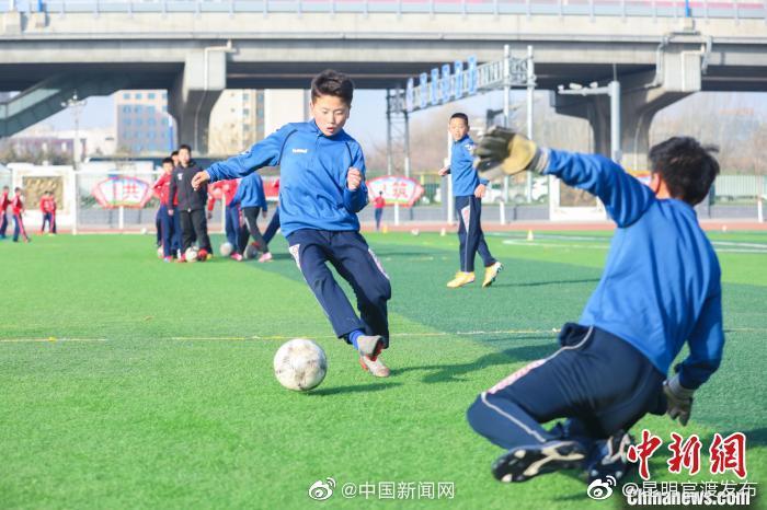 国家发改委：2025年人均体育场地面积2.6平方米以上