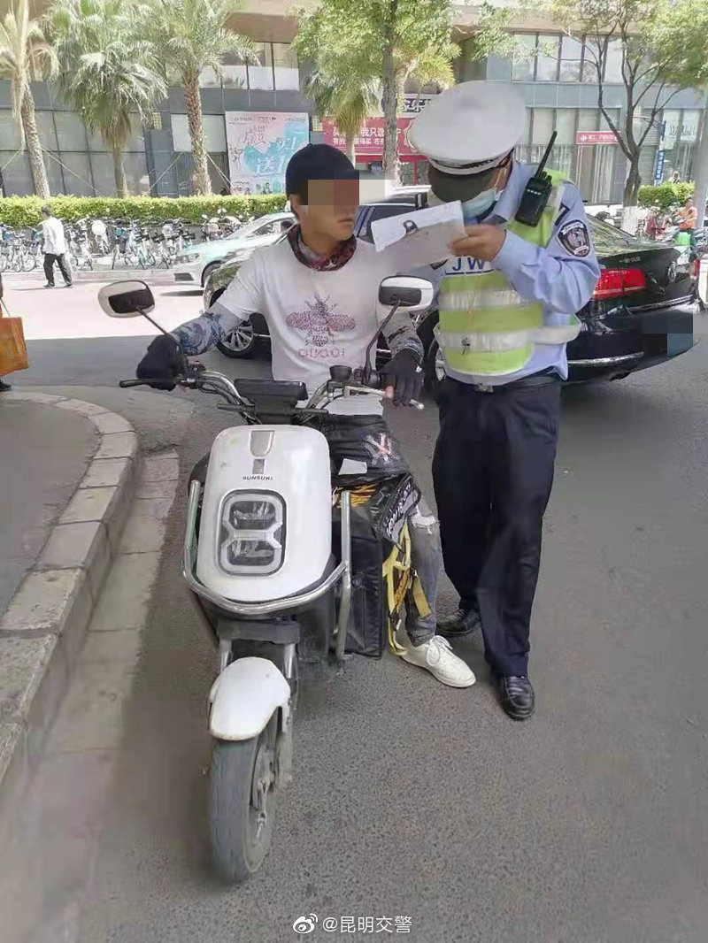 昆明交警微博