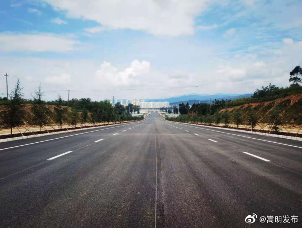 玉明路二期（黄小路）县城至花卉园区段道路主体工程完工