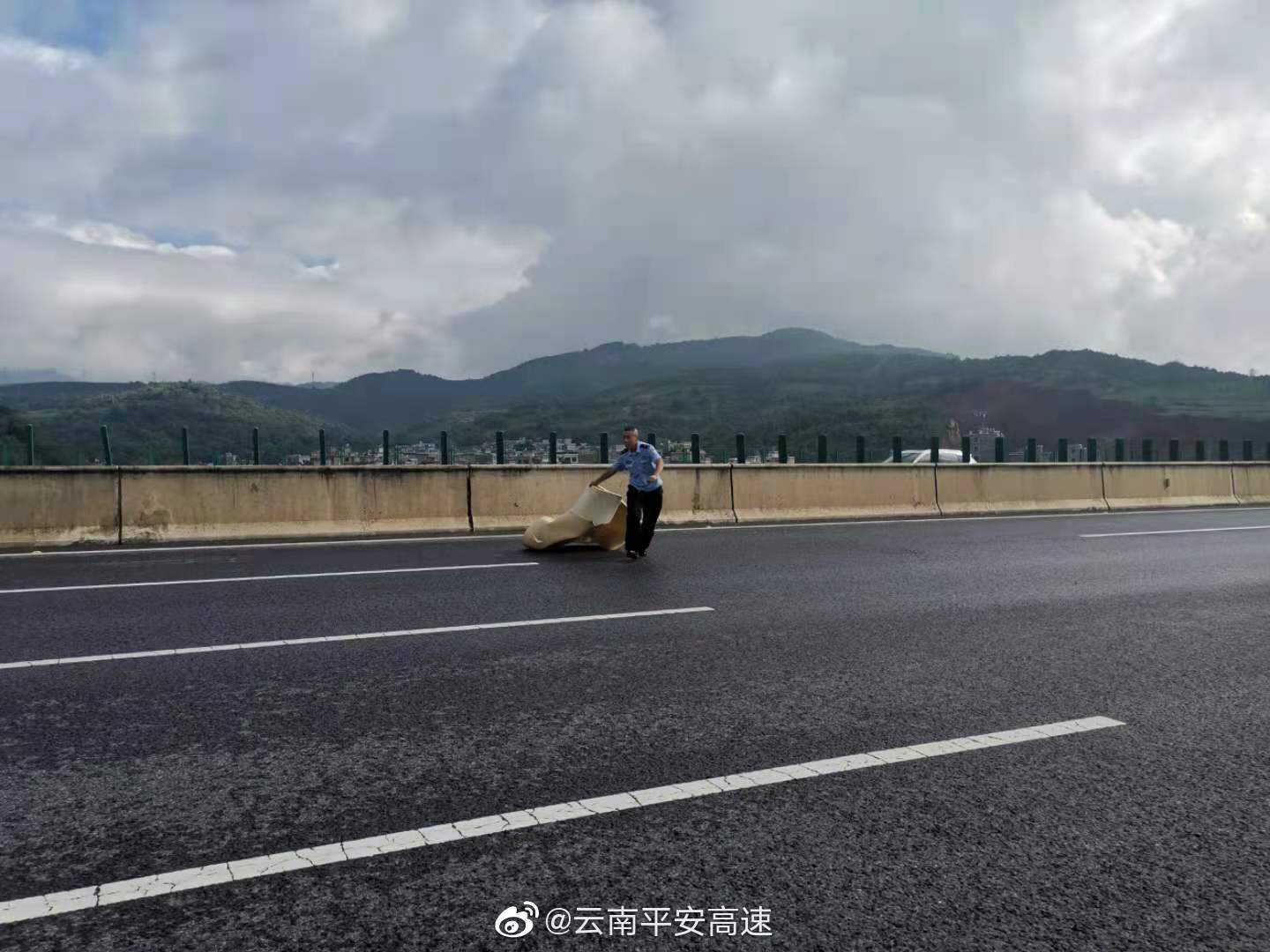 云南平安高速微博