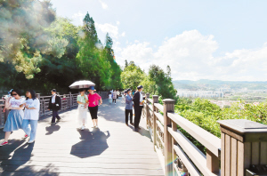 西山景区人行步道正式通行