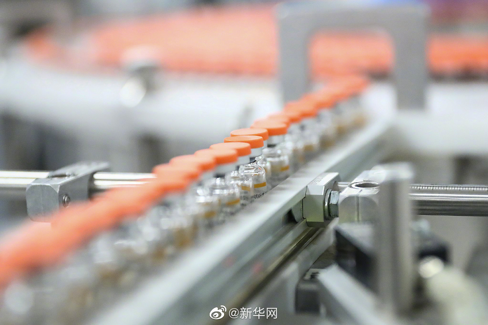 我国新冠疫苗年产能达到50亿剂