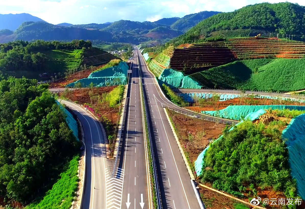 好消息！云南镇康至耿马高速公路建成通车