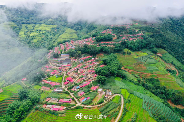 云南西盟：“内外兼修”提升农村人居环境