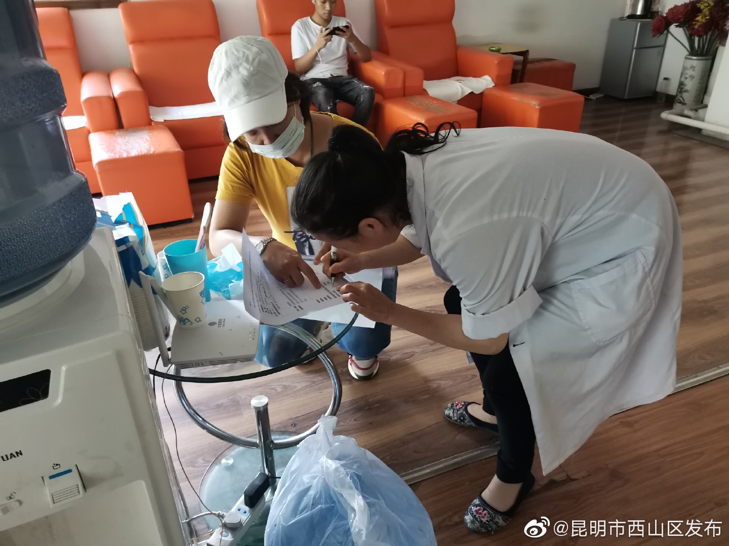 西山区残联继续做好辖区内盲人按摩店 抗疫稳岗工作