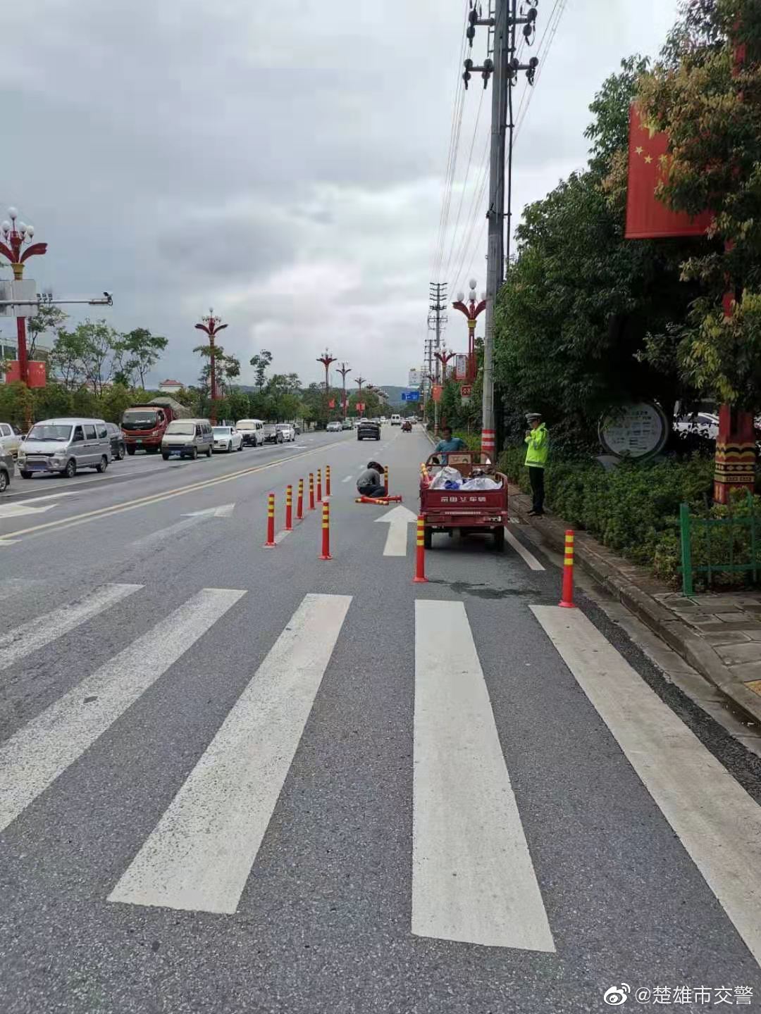 威楚大道与航空路口西向东右侧道路局部施工