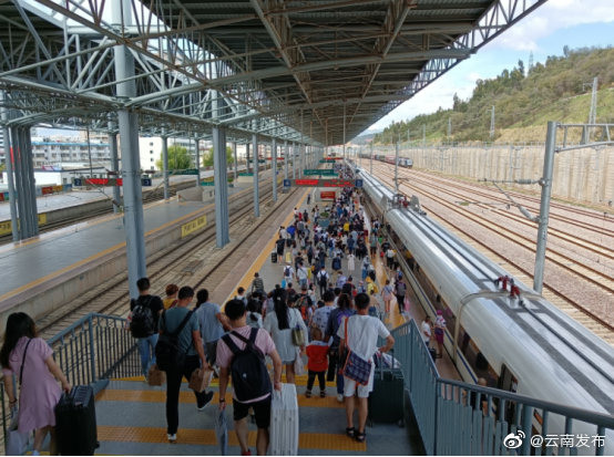 2万多名学生乘火车返校！云南重联增开多趟列车