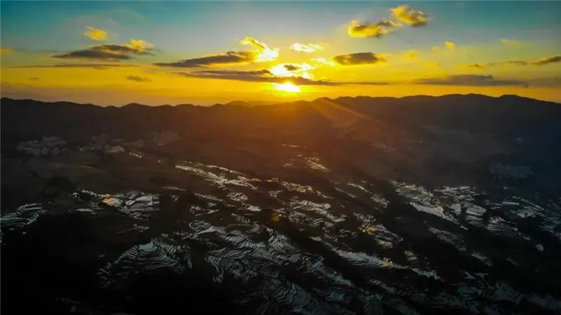 红河文旅(微信)