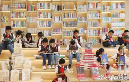 昆明图书馆、文化馆全部达到国家三级以上标准