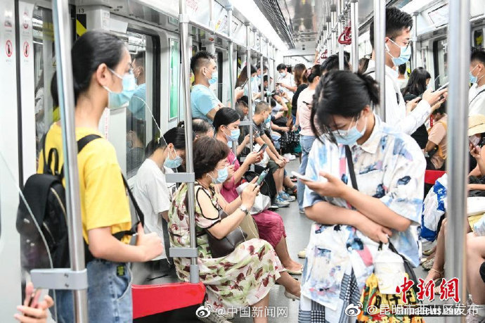 公共交通工具要强化日常预防性消毒