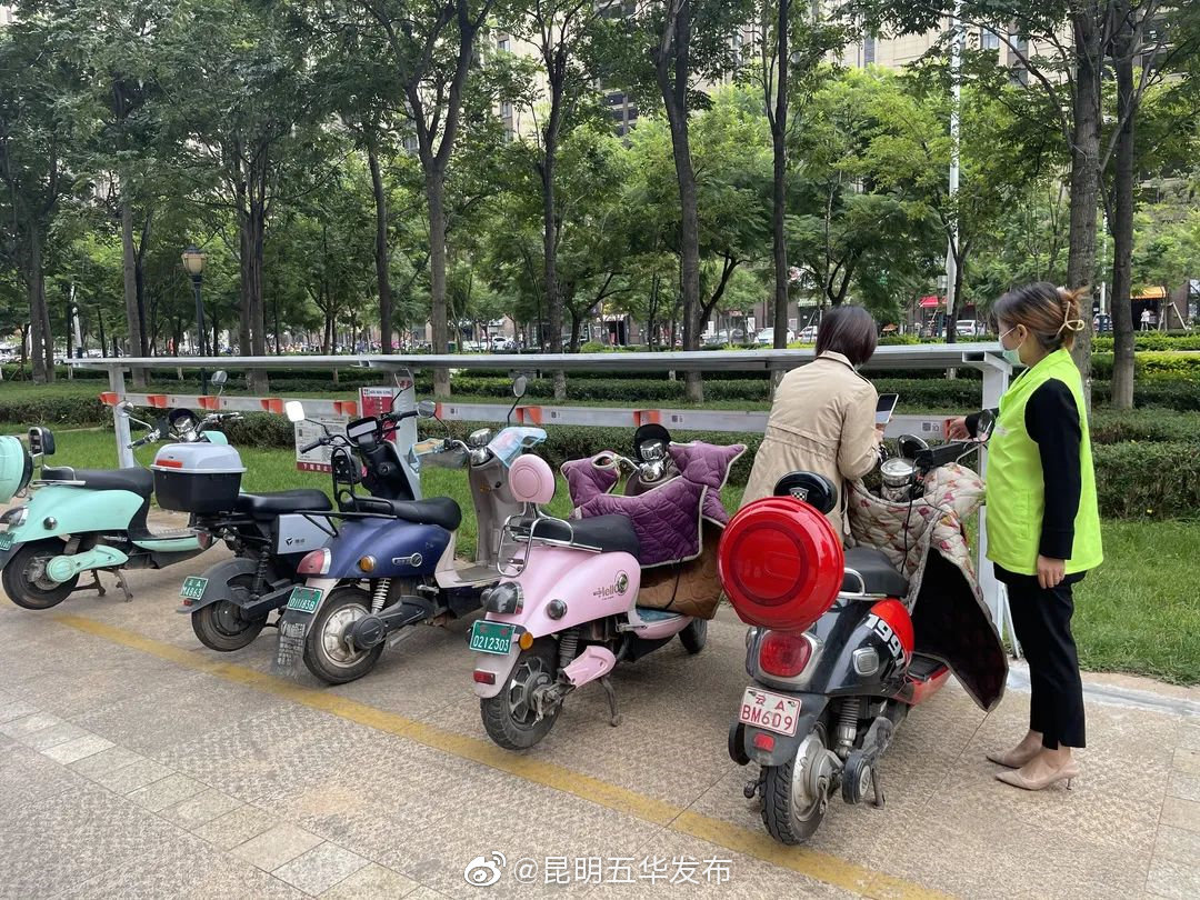 告别商铺“飞线”充电，普吉街道西景社区网格助力解决充电难题