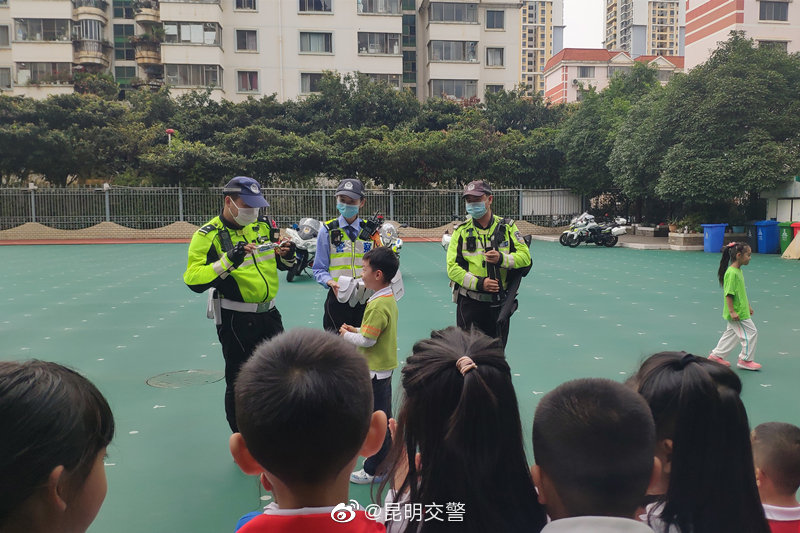 昆明交警微博