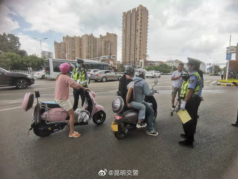 昆明交警微博