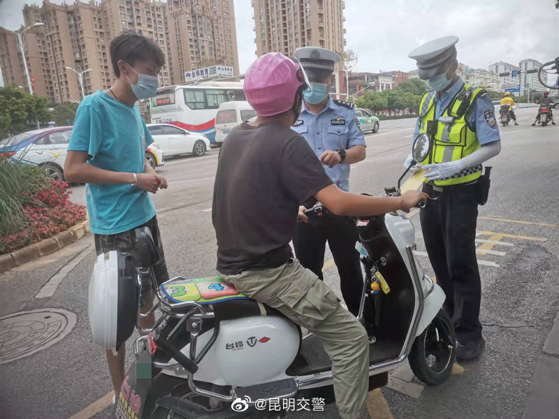 昆明交警微博