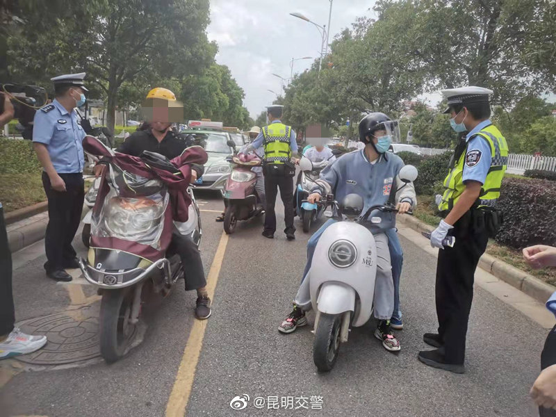 昆明交警微博