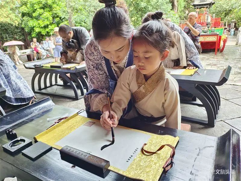 红河文旅(微信)