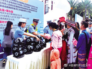 骑电动车第二次被查未戴头盔将扣车