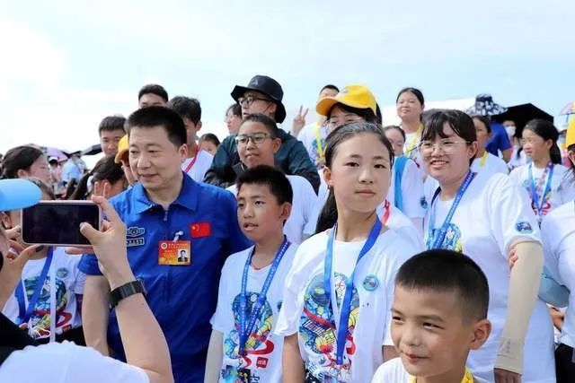 春城晚报(微信)