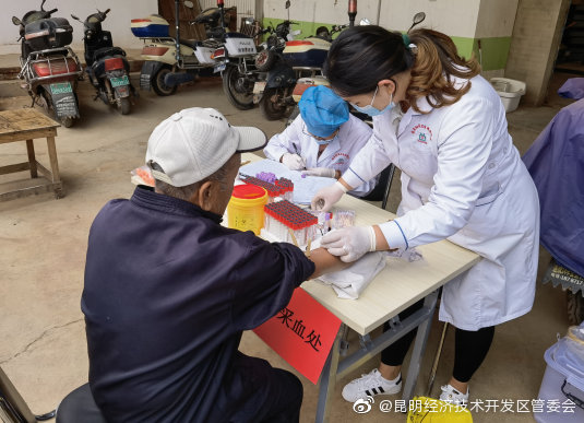 开展“为民办实事”免费体检活动