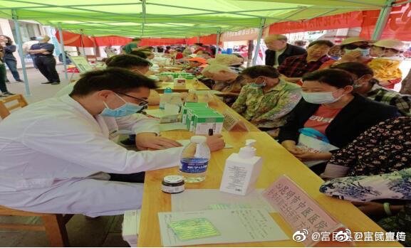 我为群众办实事 红色义诊送健康