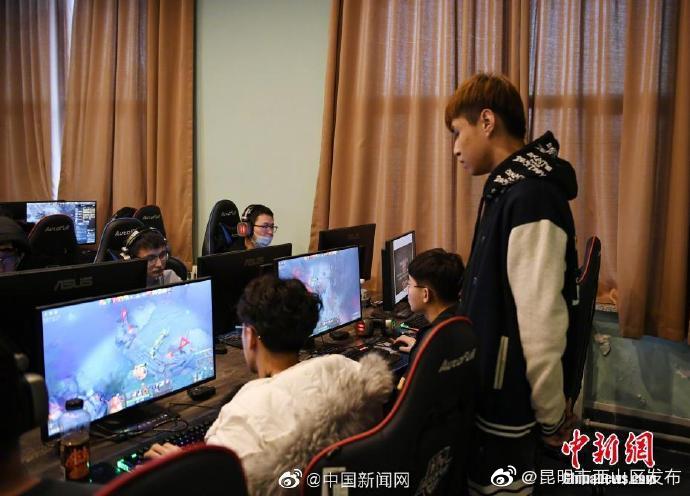 机构：戒网瘾难度不比戒烟瘾和酒瘾小 多数网瘾少年病根在于父母