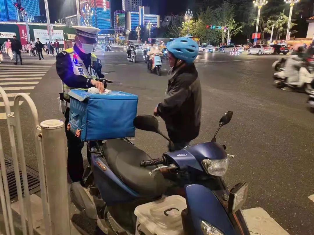 昆明交警(微信)