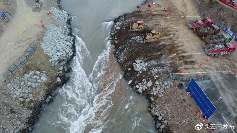 澜沧江托巴水电站成功实现大江截流