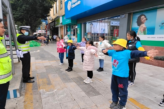 文山市交警大队微博