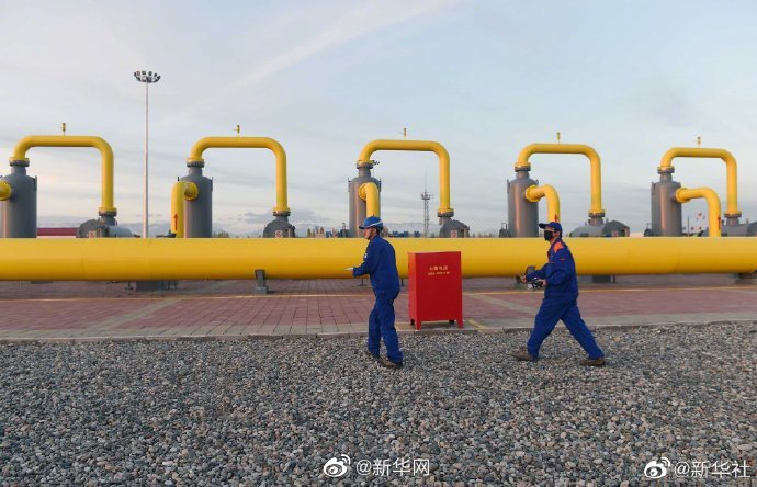 西气东输年输气量首次突破千亿立方米