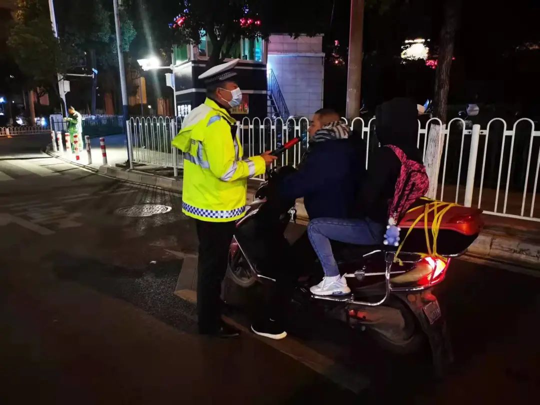昆明交警