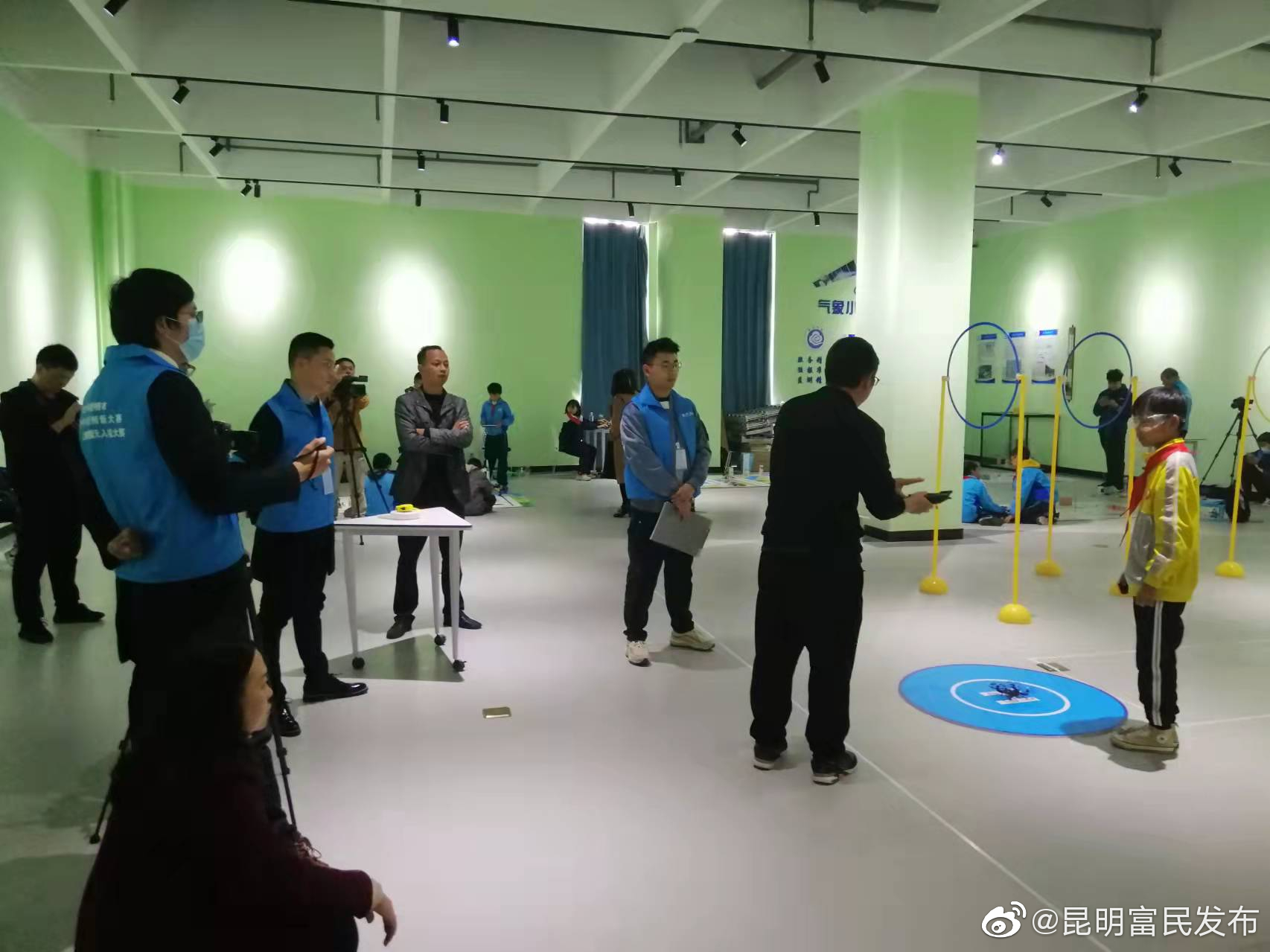 富民县在2021年昆明市青少年科技创新大赛机器人竞赛暨无人机大赛中斩获佳绩