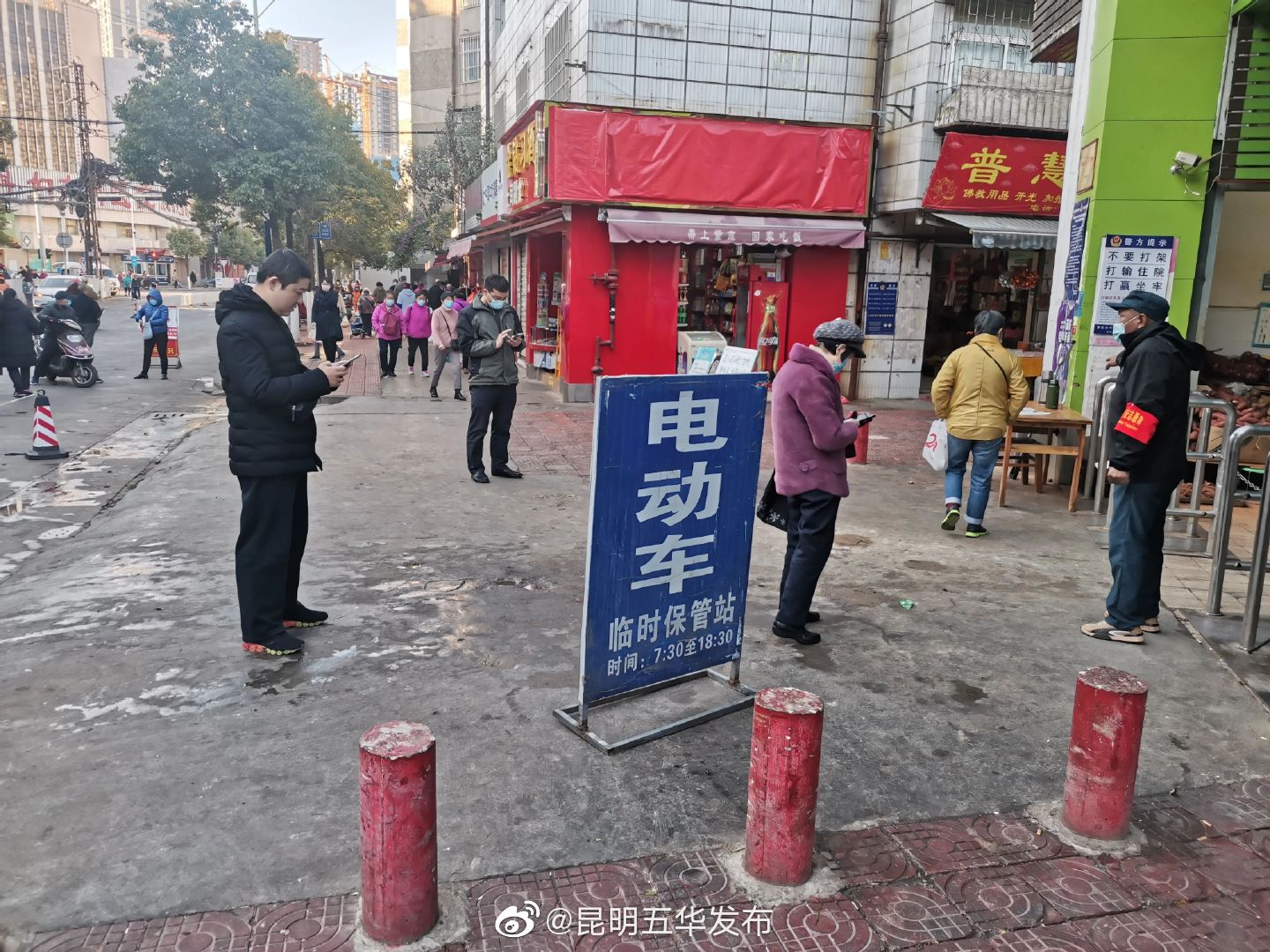龙翔街道严守农贸市场门护好市民“菜篮子”