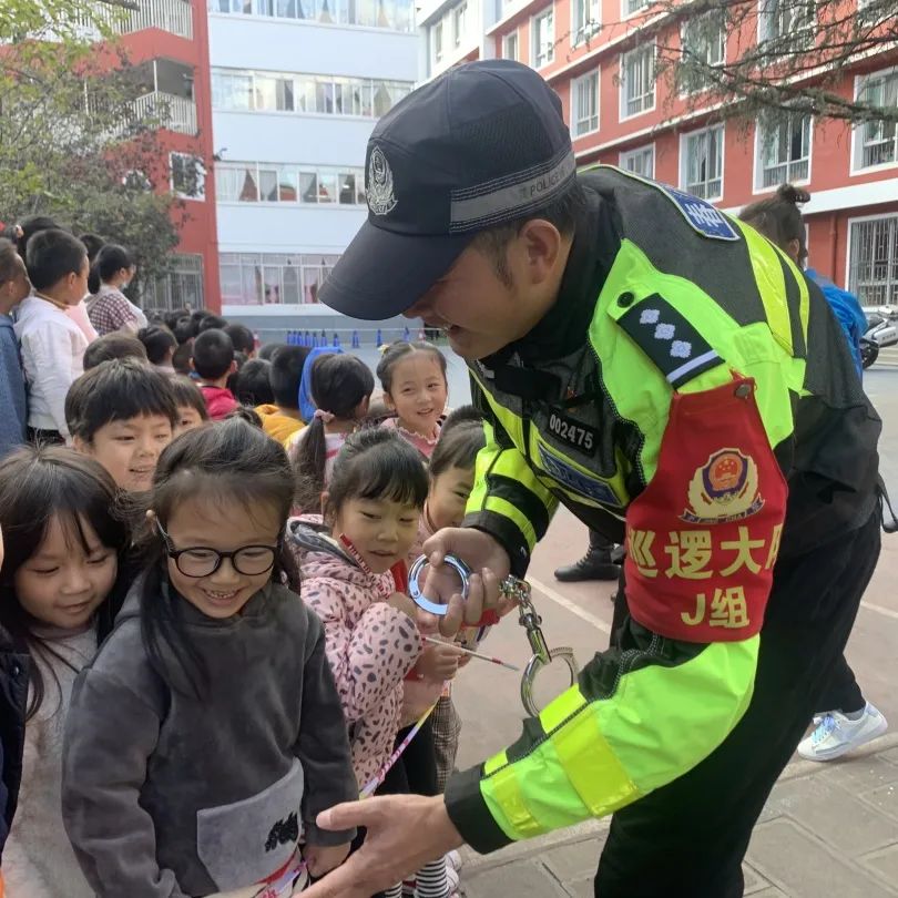 昆明交警