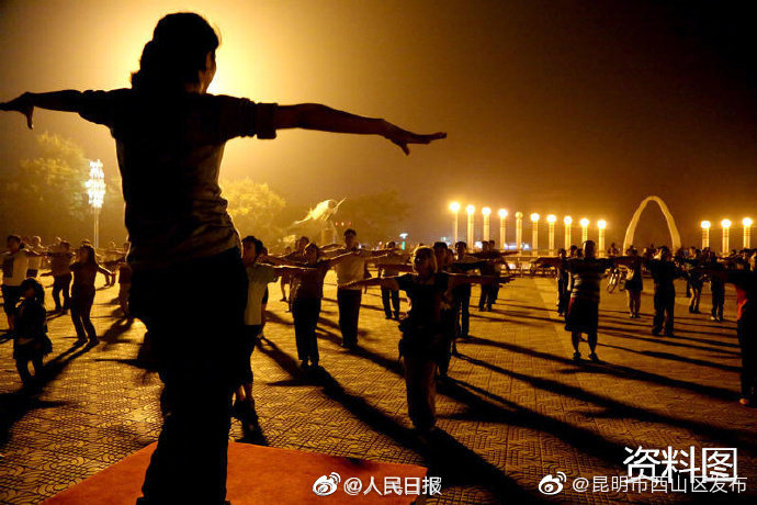 我国正修法将处罚广场舞噪声扰民、机动车轰鸣“炸街”